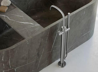 FLOOR MOUNTED FAUCETS & SHOWER SETS